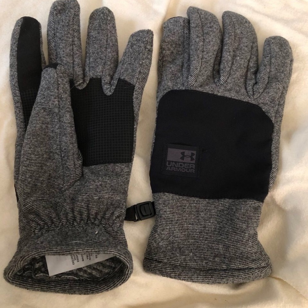 UNDER ARMOR Men’s Black and Grey Fleece Gloves Size: Large NWT